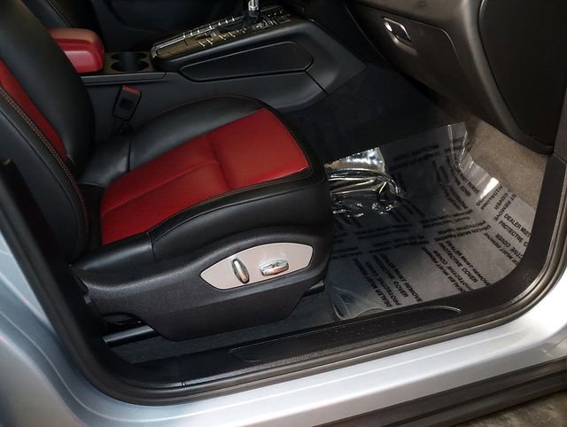 Used 2020 Porsche Macan image 35