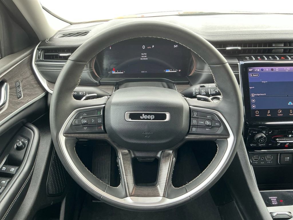 Used 2024 Jeep Grand Cherokee L Limited image 18