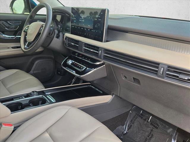 Used 2023 Lincoln Corsair AWD image 21