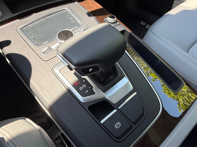 Used 2019 Audi Q5 2.0T Premium Plus w/ Premium Plus Package AWD/4WD image 29