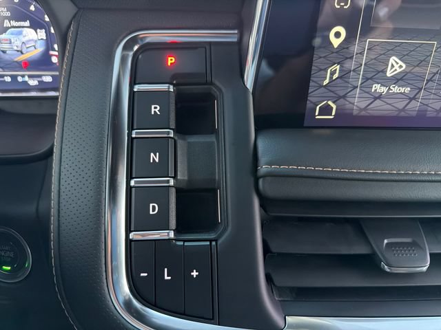 Used 2024 GMC Yukon AT4 w/ Technology Package AWD/4WD image 10