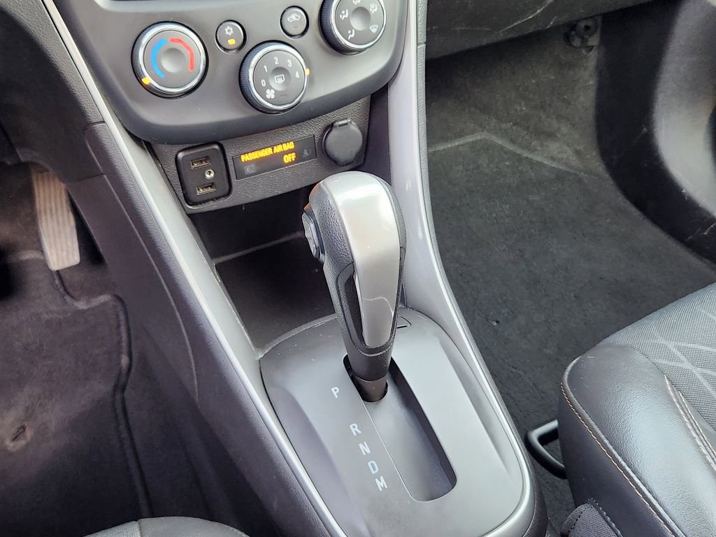 Used 2018 Chevrolet Trax LT w/ LT Convenience Package image 21