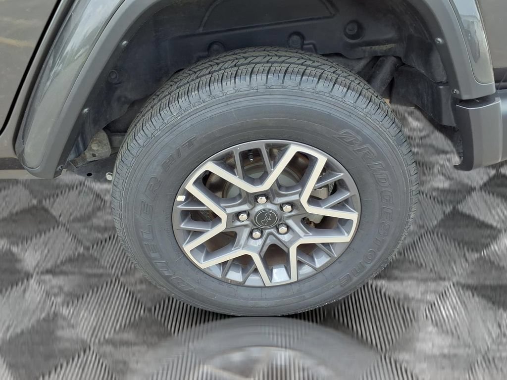 Used 2025 Jeep Wrangler Unlimited Sahara AWD/4WD image 21