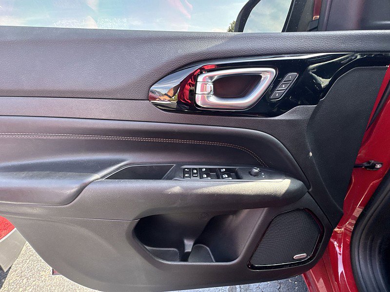 Used 2024 Jeep Compass Limited image 13