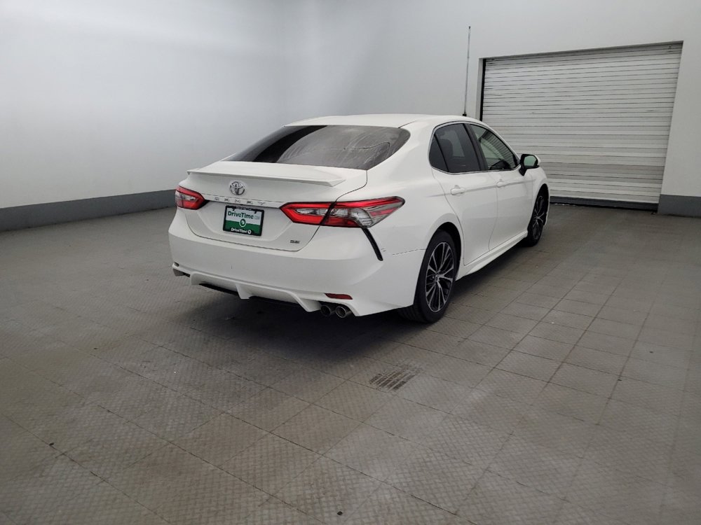 Used 2018 Toyota Camry SE w/ Convenience Package FWD image 9