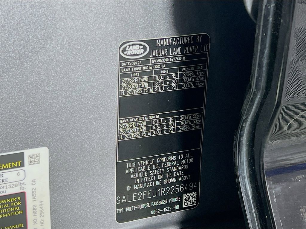 Used 2024 Land Rover Defender 130 X-Dynamic SE image 34