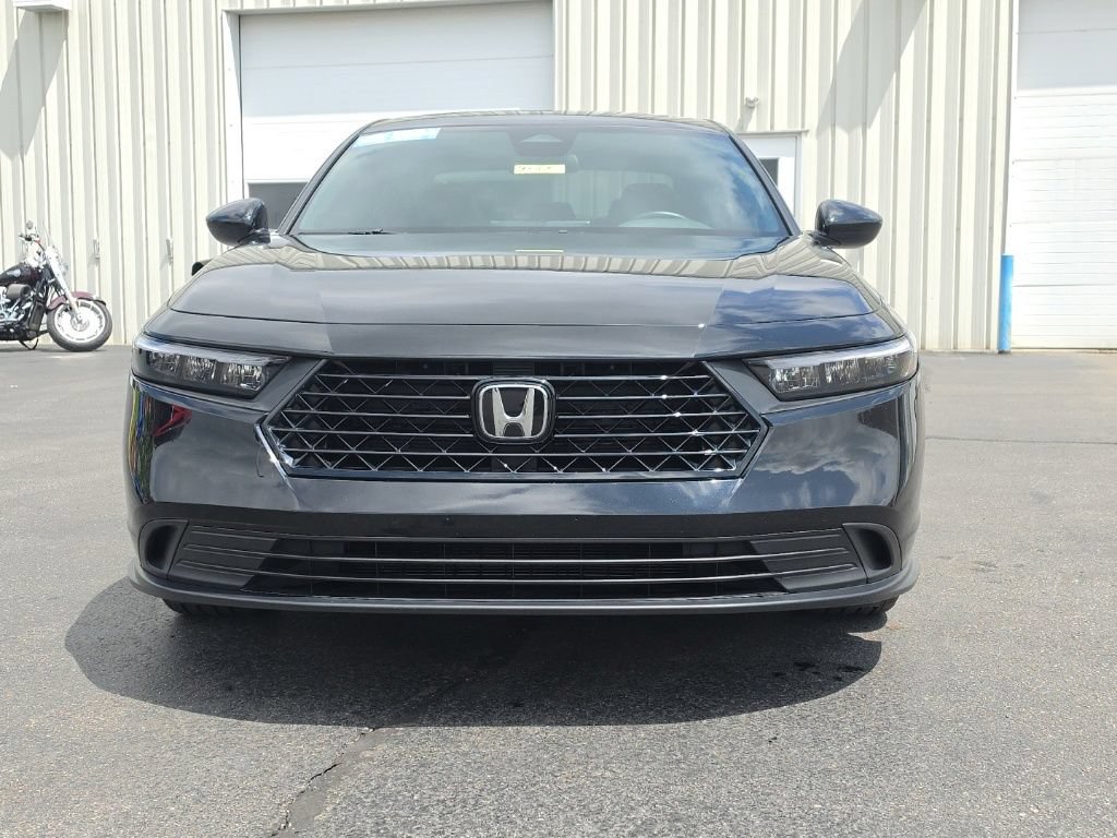 Used 2024 Honda Accord Sport image 2