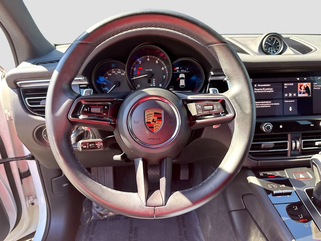 Certified 2023 Porsche Macan AWD/4WD image 12