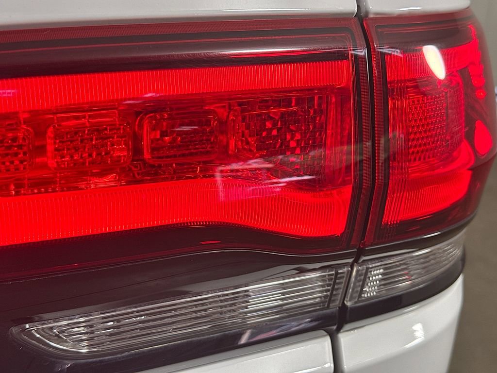 Used 2014 Jeep Grand Cherokee SRT AWD/4WD image 31