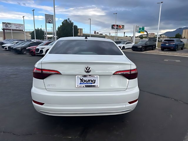 Used 2020 Volkswagen Jetta SE FWD image 4