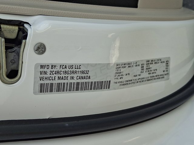 Used 2024 Chrysler Pacifica Touring-L image 26