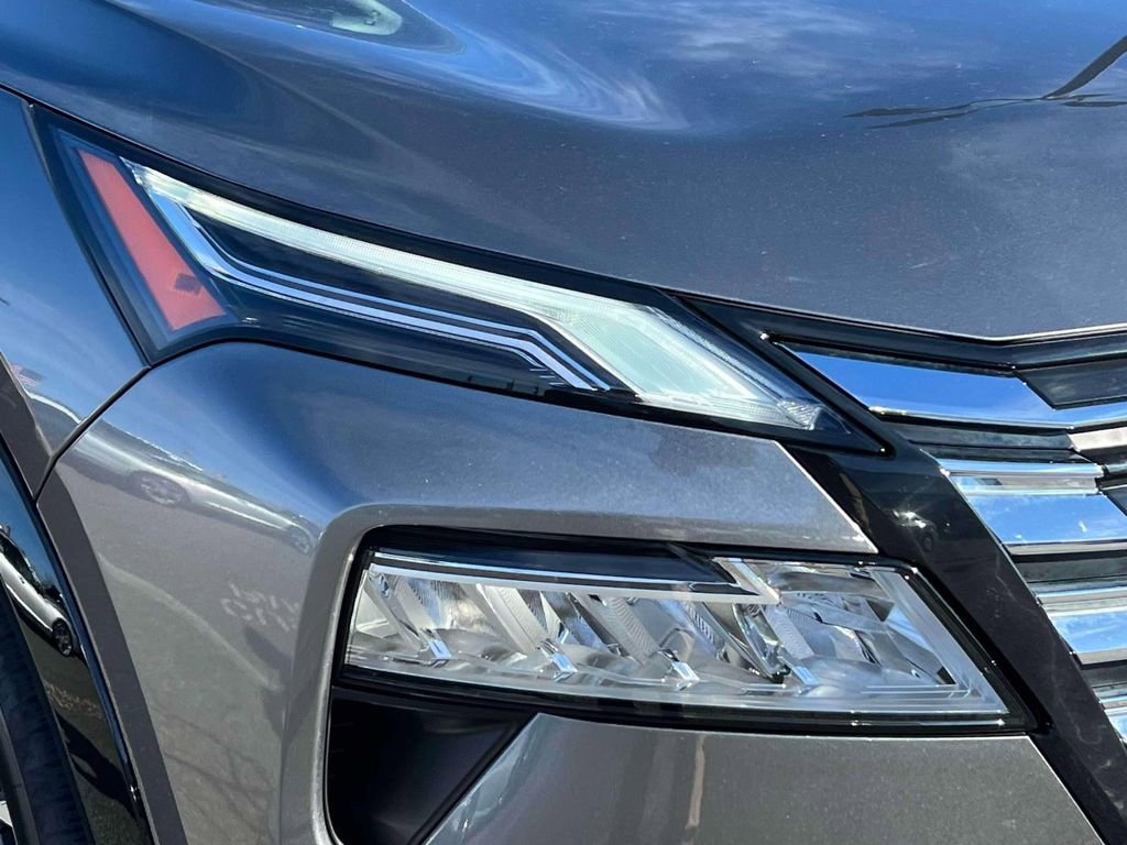 Used 2024 Nissan Rogue Platinum image 10