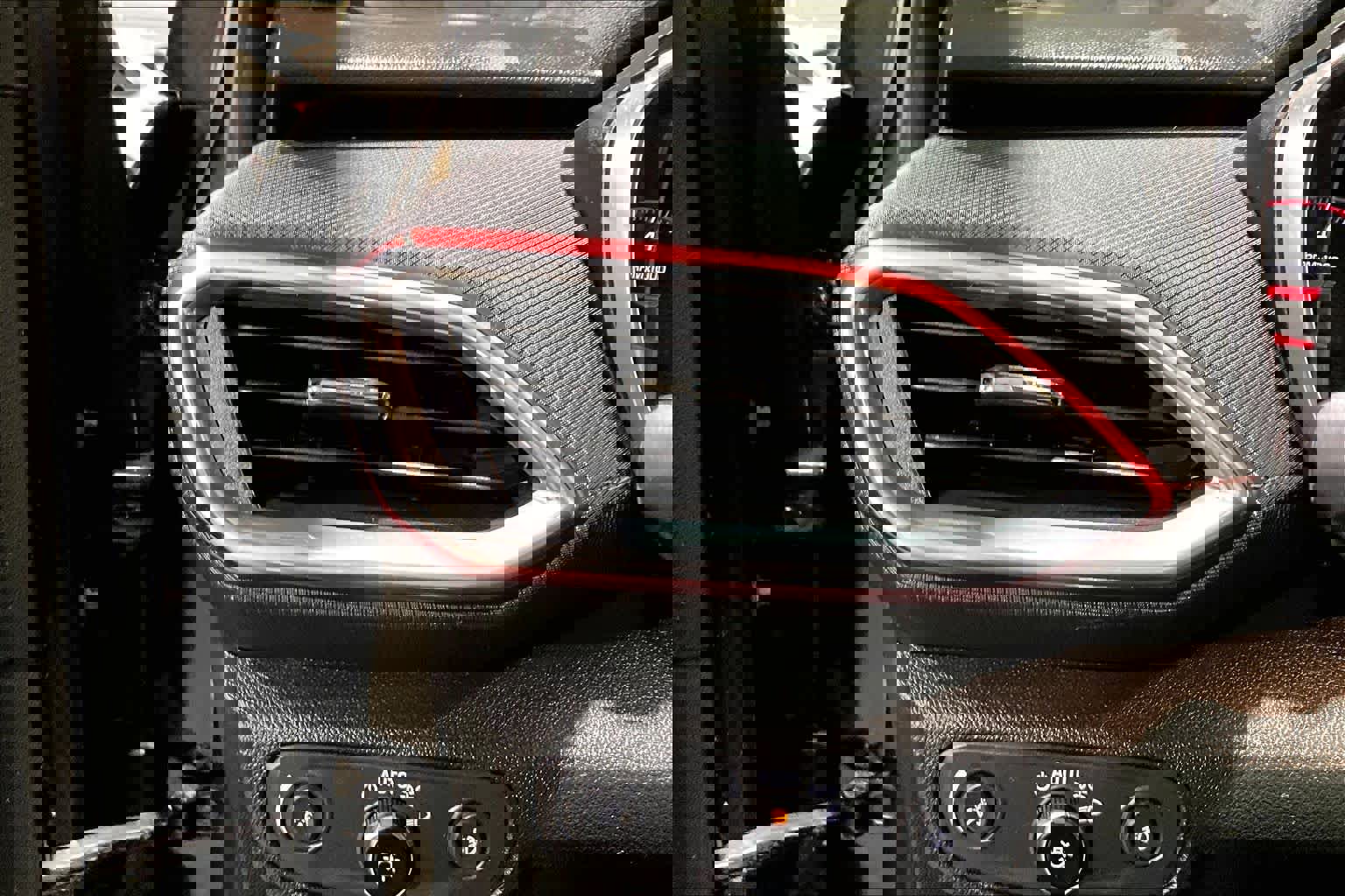 Used 2021 Chevrolet TrailBlazer RS w/ Sun and Liftgate Package image 33