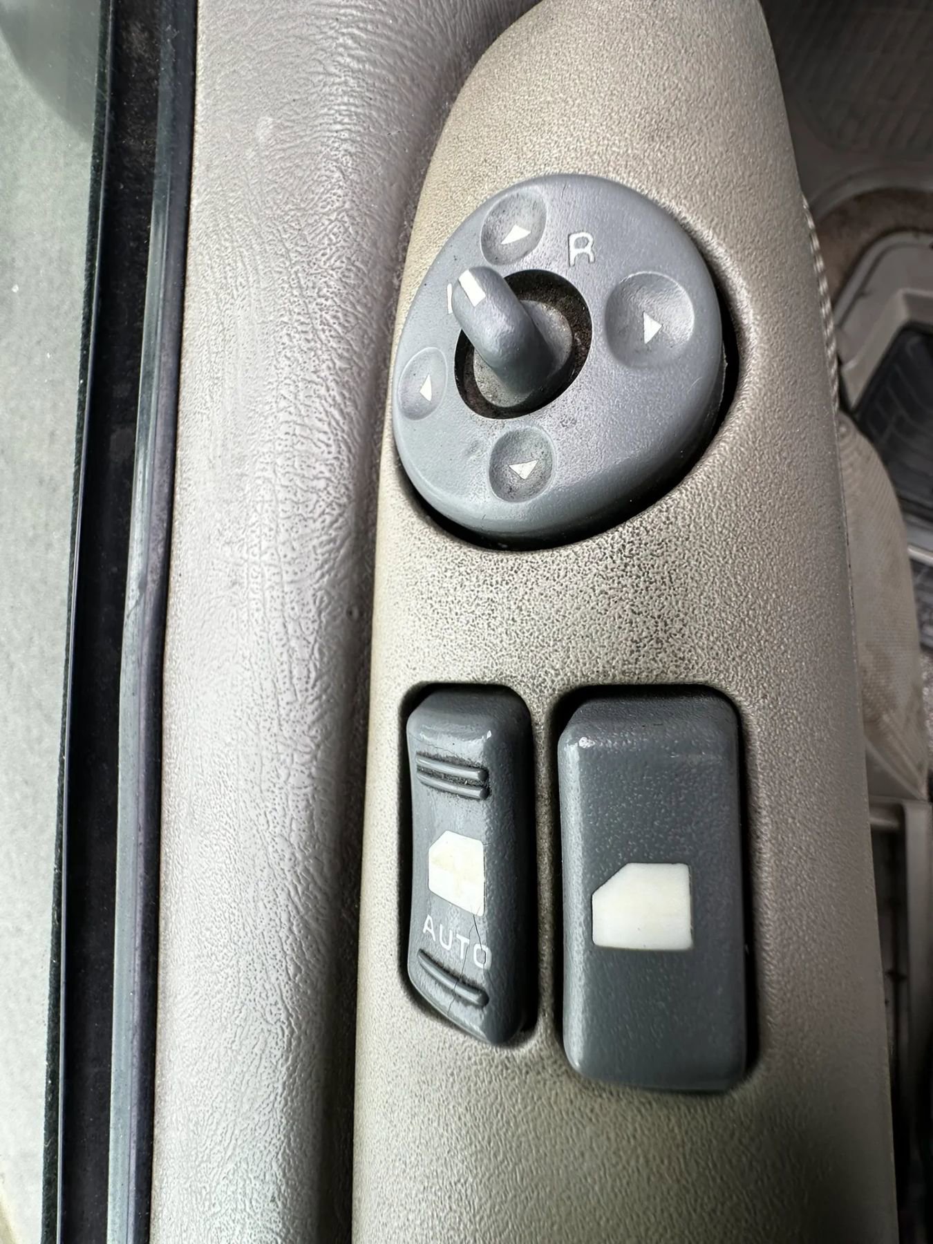 Used 2000 Chevrolet Astro Passenger RWD image 29