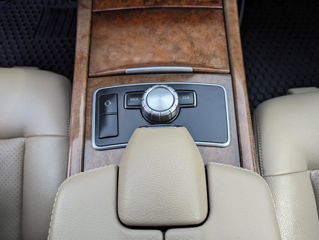 Used 2013 Mercedes-Benz E 350 4MATIC Sedan image 26