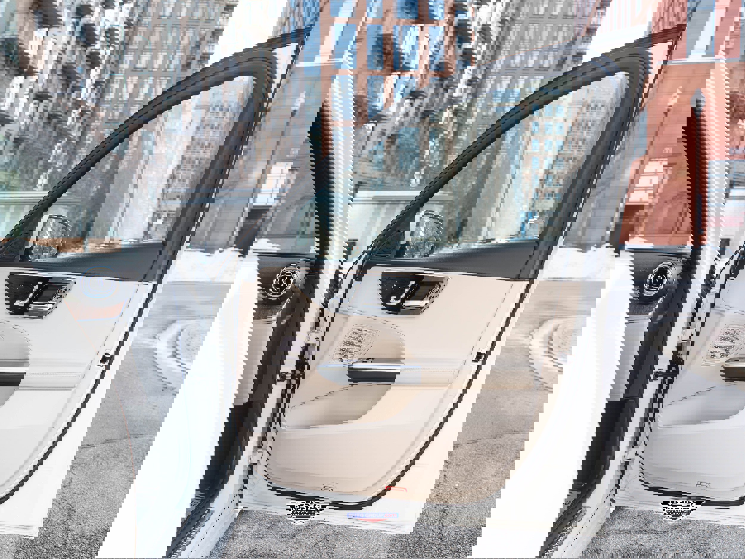 Used 2022 Mercedes-Benz C 300 4MATIC Sedan w/ Exclusive Trim Package image 41