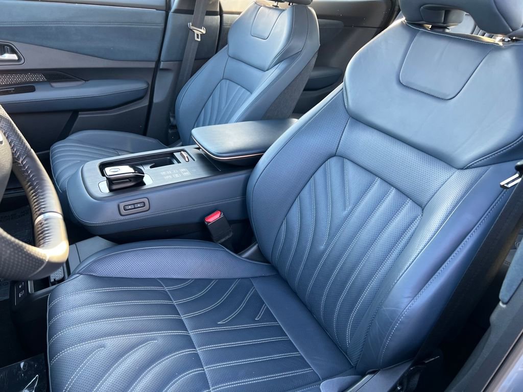 Used 2023 Nissan Ariya image 10