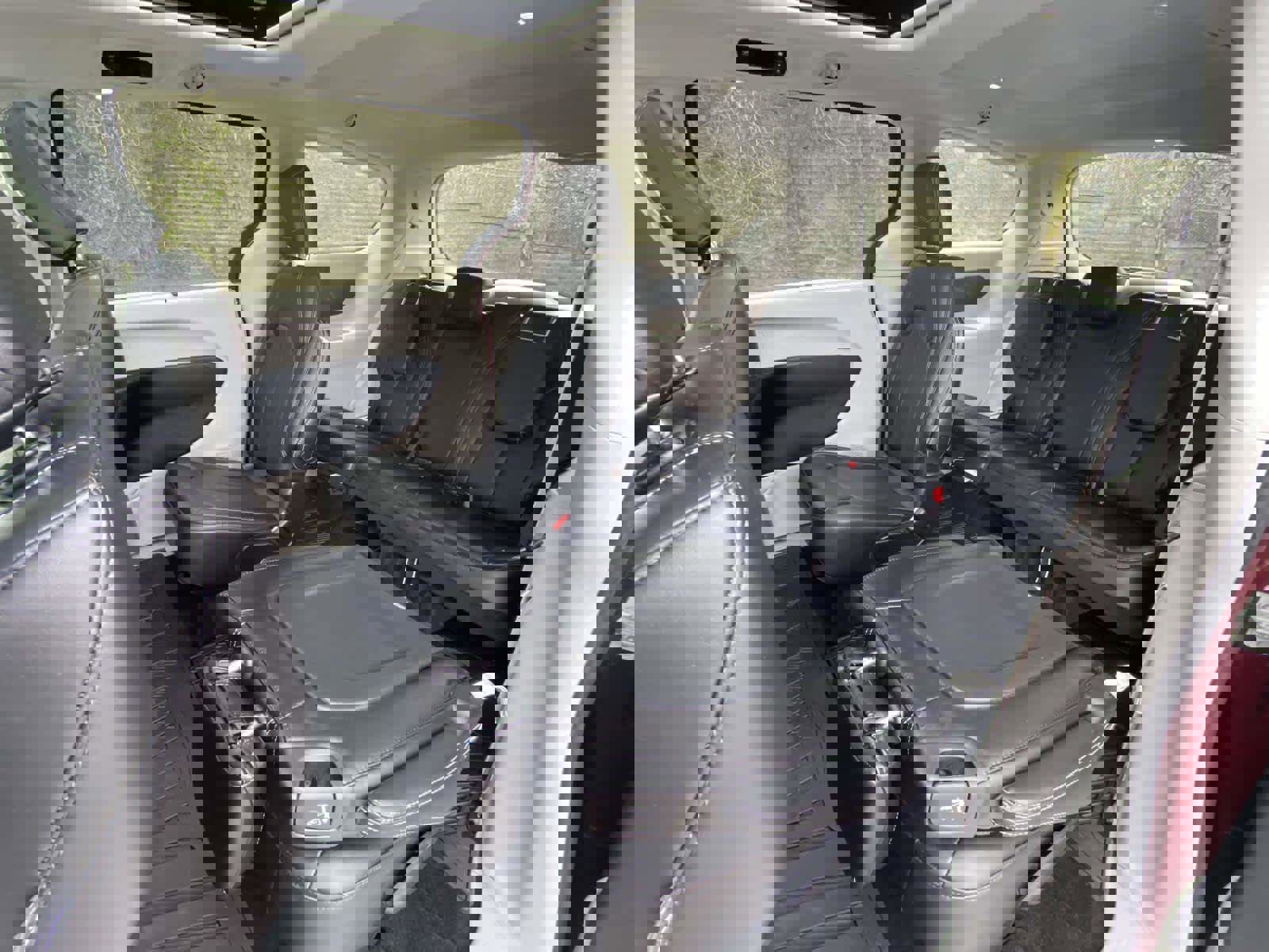 Used 2023 Chrysler Pacifica Touring-L AWD/4WD image 31