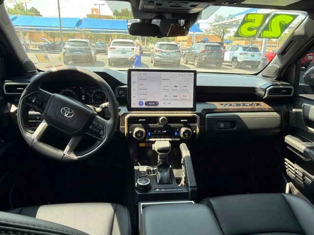 Used 2025 Toyota Tacoma Limited AWD/4WD image 7