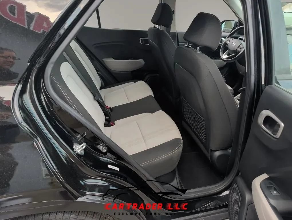 Used 2022 Hyundai Venue SEL FWD image 26