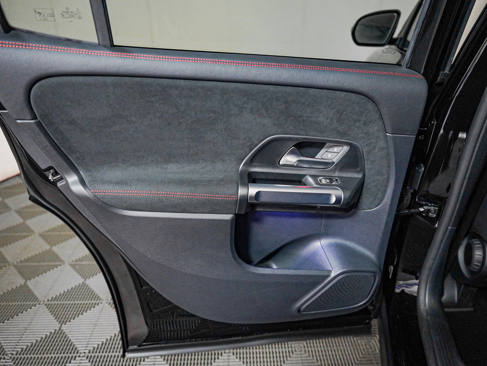 Certified 2022 Mercedes-Benz GLB 250 image 21