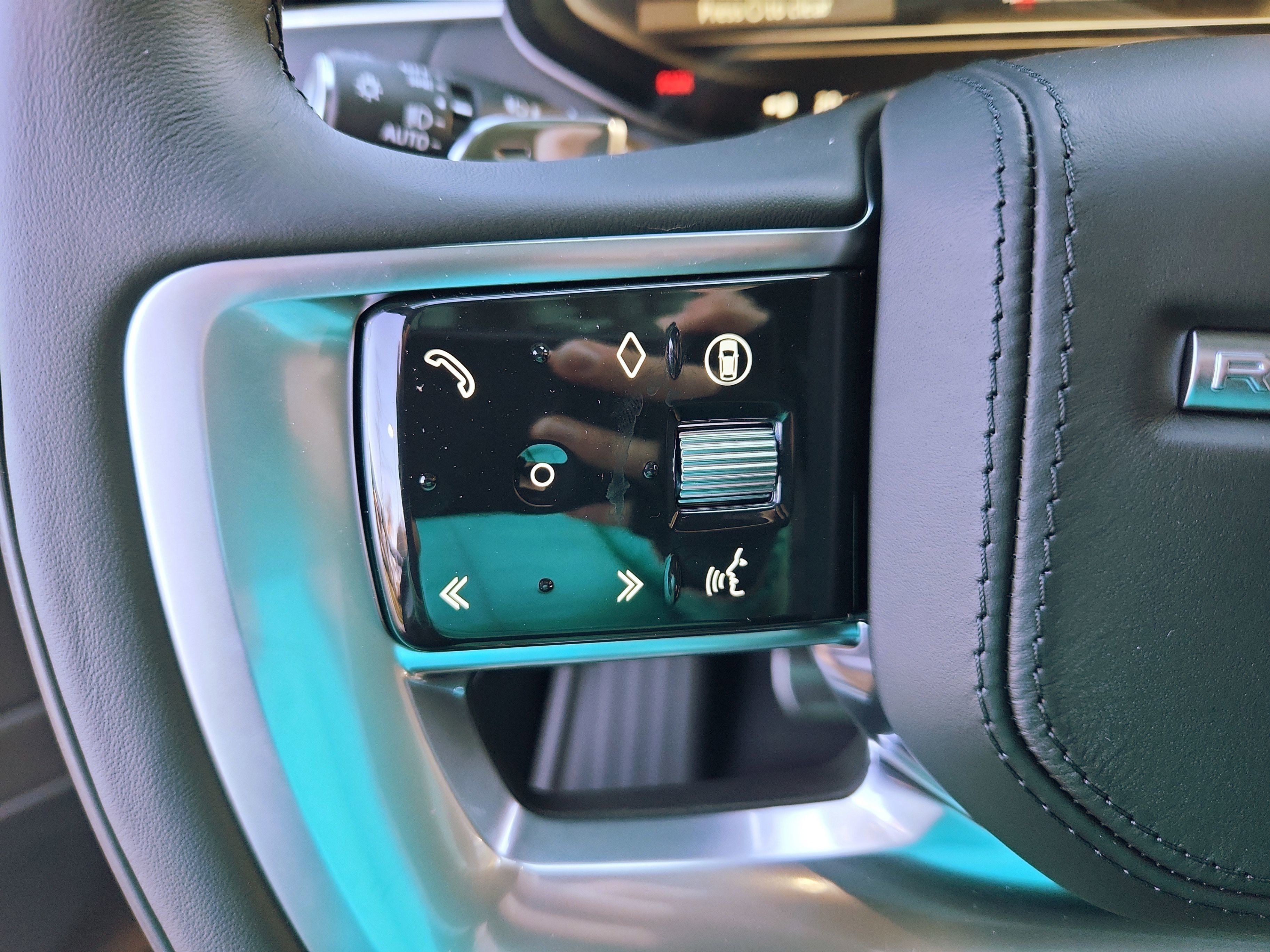 New 2025 Land Rover Range Rover Long Wheelbase SE image 19