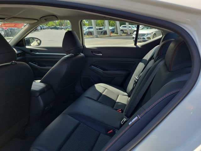 Used 2023 Nissan Altima 2.5 SR FWD image 11