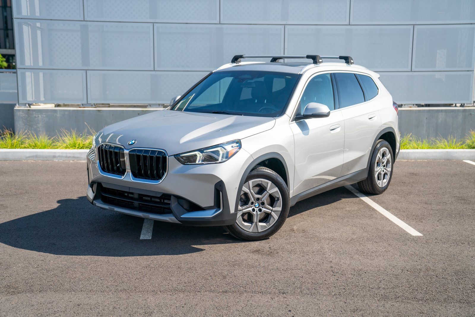 Used 2023 BMW X1 xDrive28i w/ Convenience Package AWD/4WD image 1