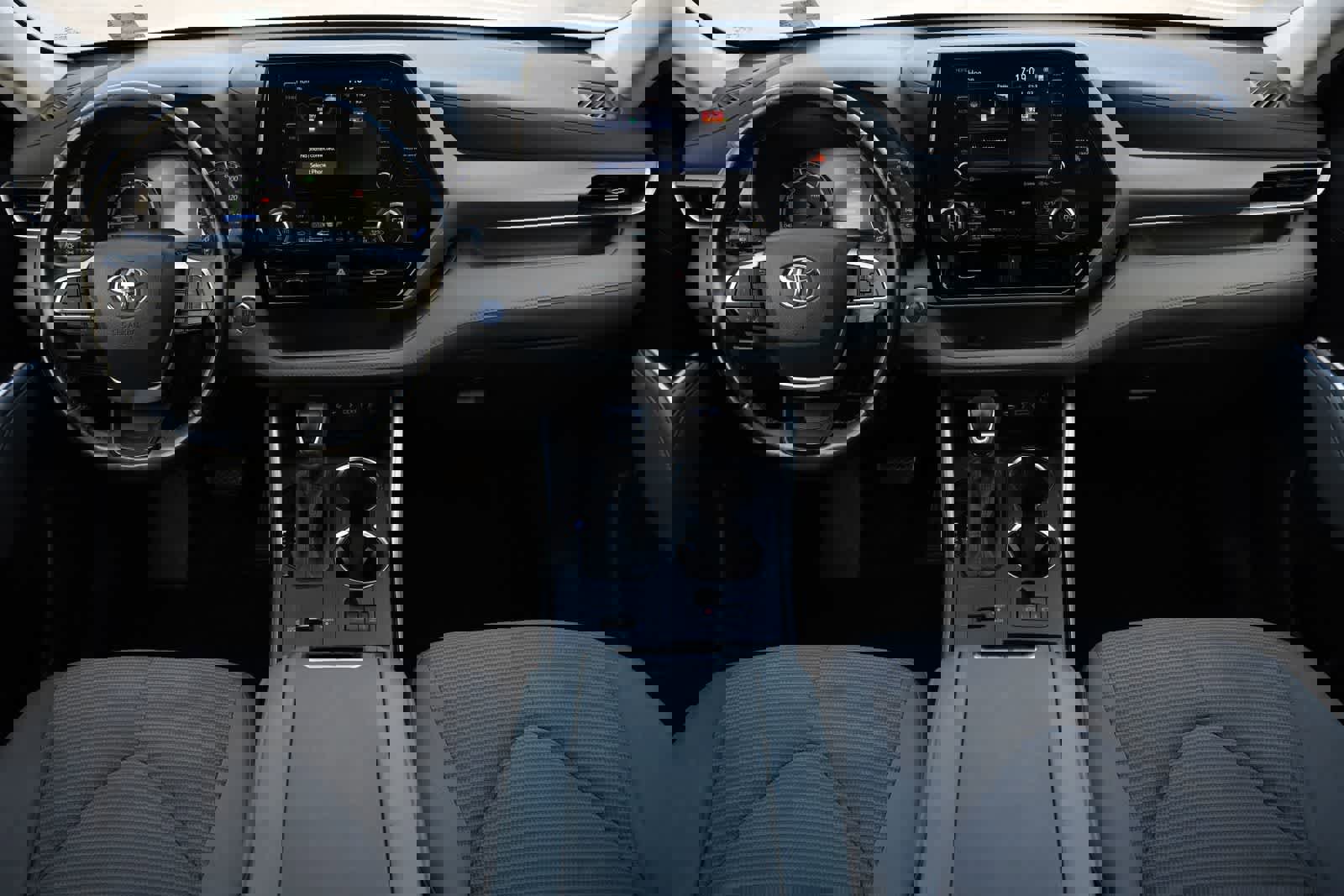 Used 2022 Toyota Highlander LE image 7