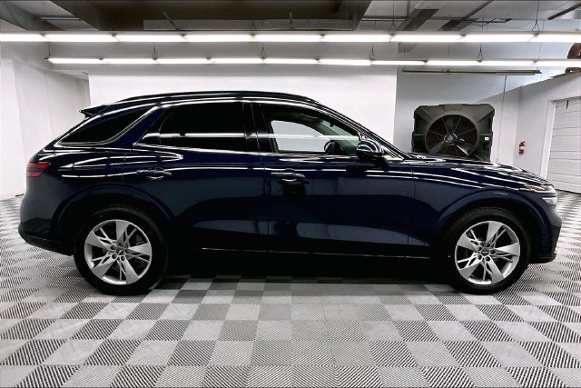 Used 2022 Genesis GV70 3.5T Sport w/ Sport Advanced Package AWD/4WD image 15
