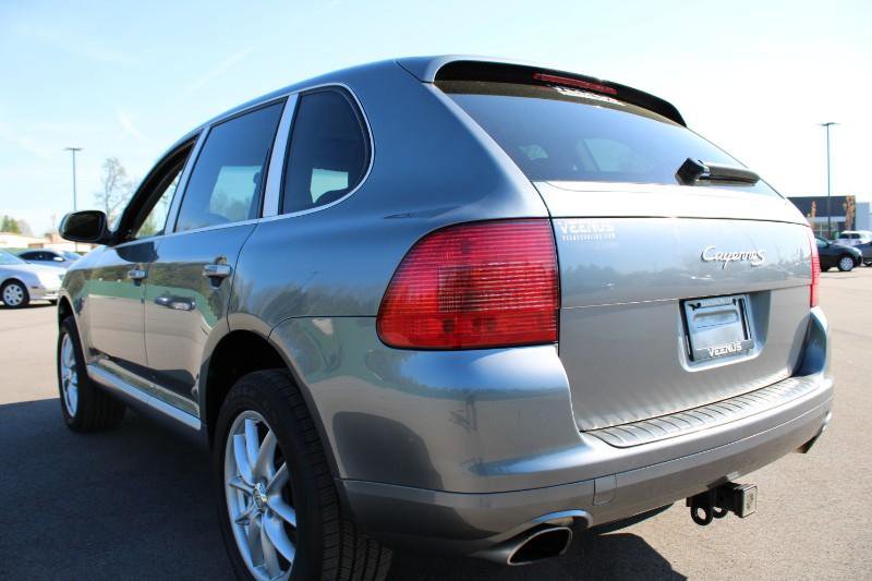 Used 2005 Porsche Cayenne S image 4