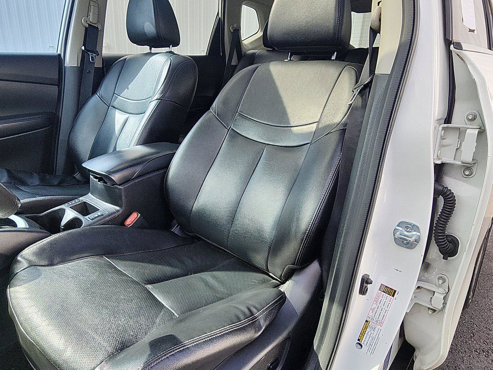 Used 2016 Nissan Rogue SL w/ SL Premium Package image 22