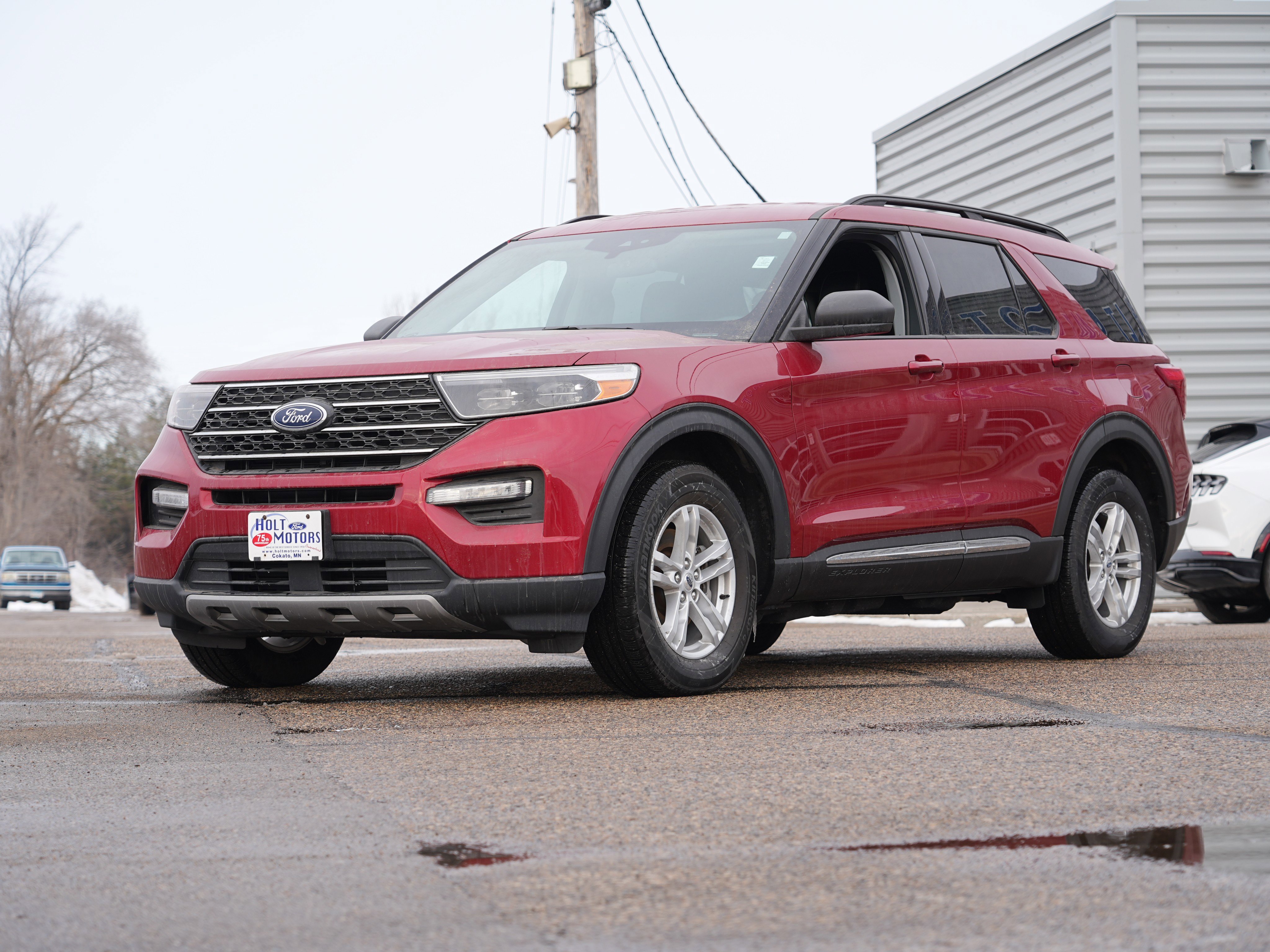 Used 2023 Ford Explorer XLT w/ Equipment Group 202A image 8