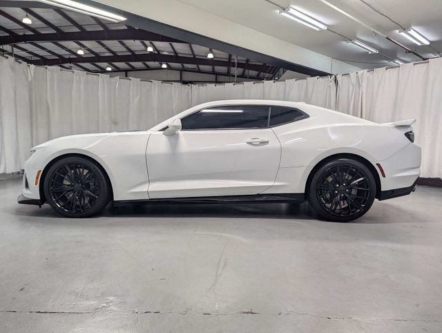 Used 2022 Chevrolet Camaro ZL1 RWD image 25
