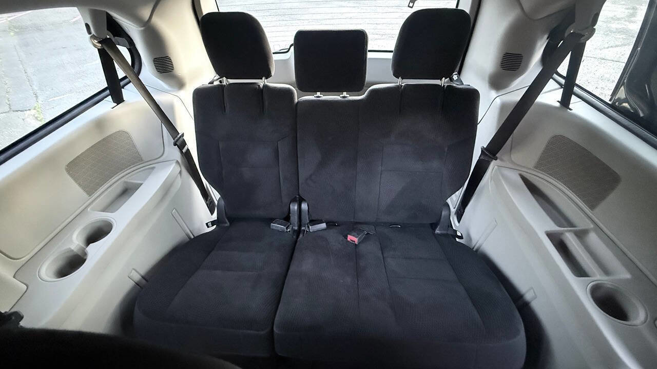 Used 2019 Dodge Grand Caravan SE FWD image 27