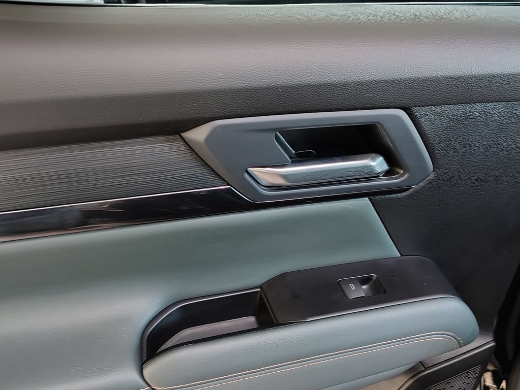 New 2027 GMC Terrain AT4 w/ Technology Package II AWD/4WD image 32