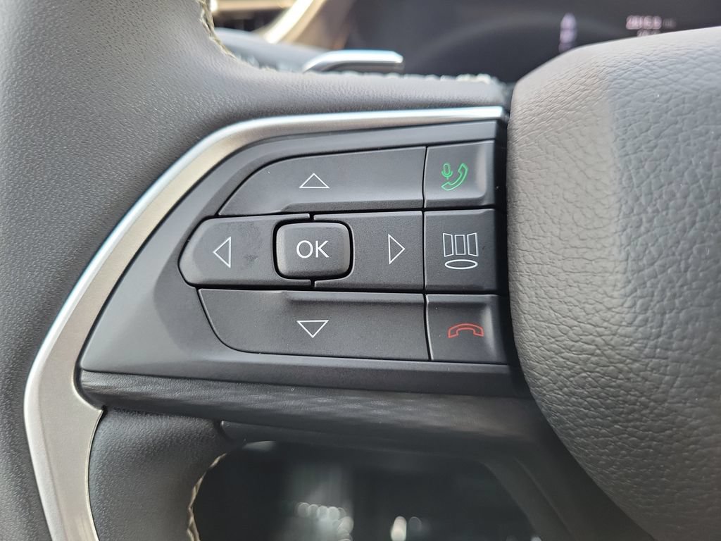 Certified 2025 Jeep Grand Cherokee Laredo AWD/4WD image 22
