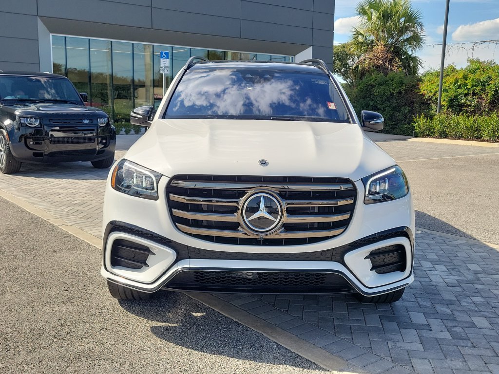 Used 2025 Mercedes-Benz GLS 580 4MATIC image 8
