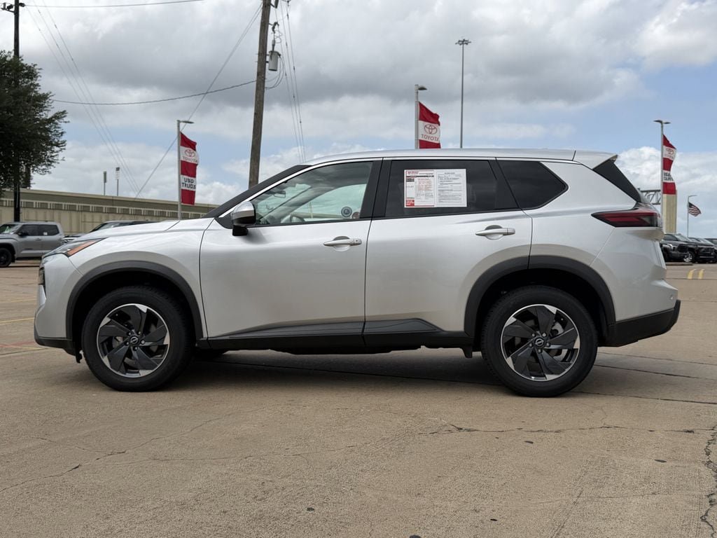Used 2025 Nissan Rogue SV AWD/4WD image 6