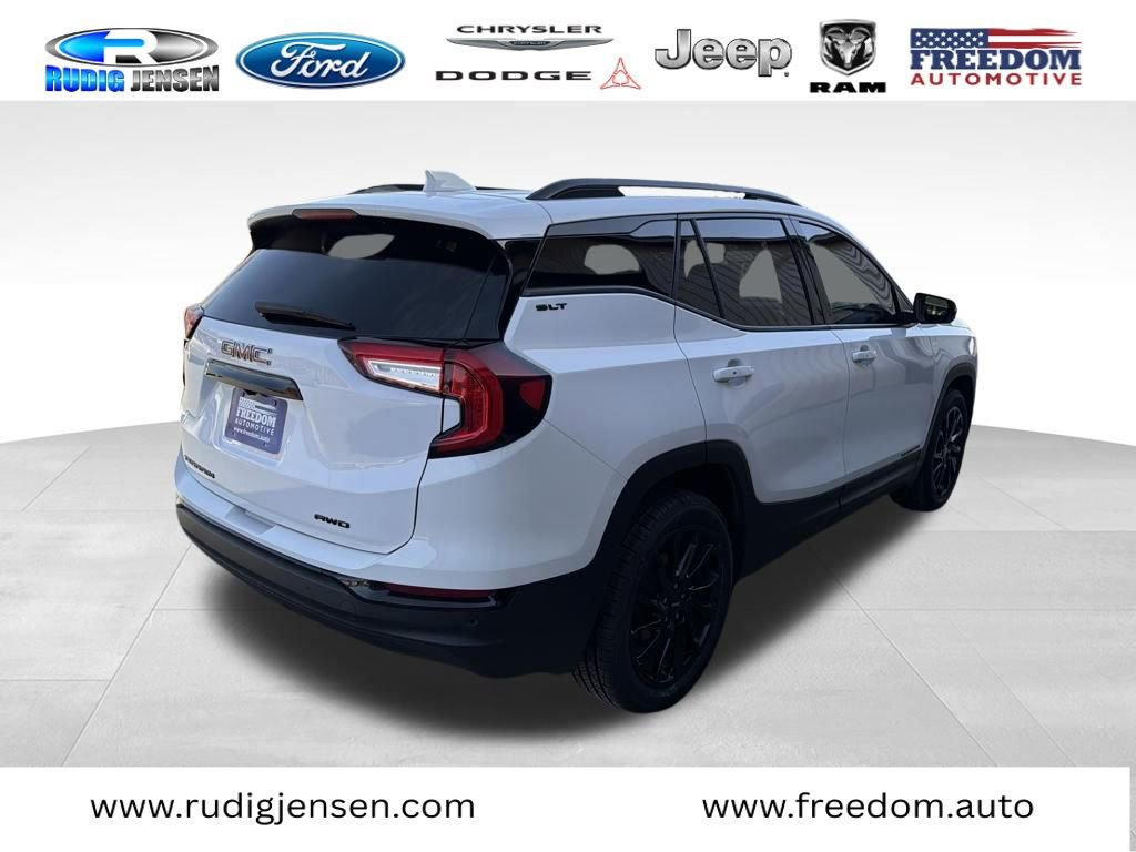 Used 2024 GMC Terrain SLT w/ Tech Package image 3