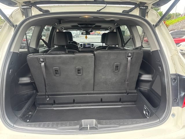 Used 2017 Honda Pilot Touring image 11