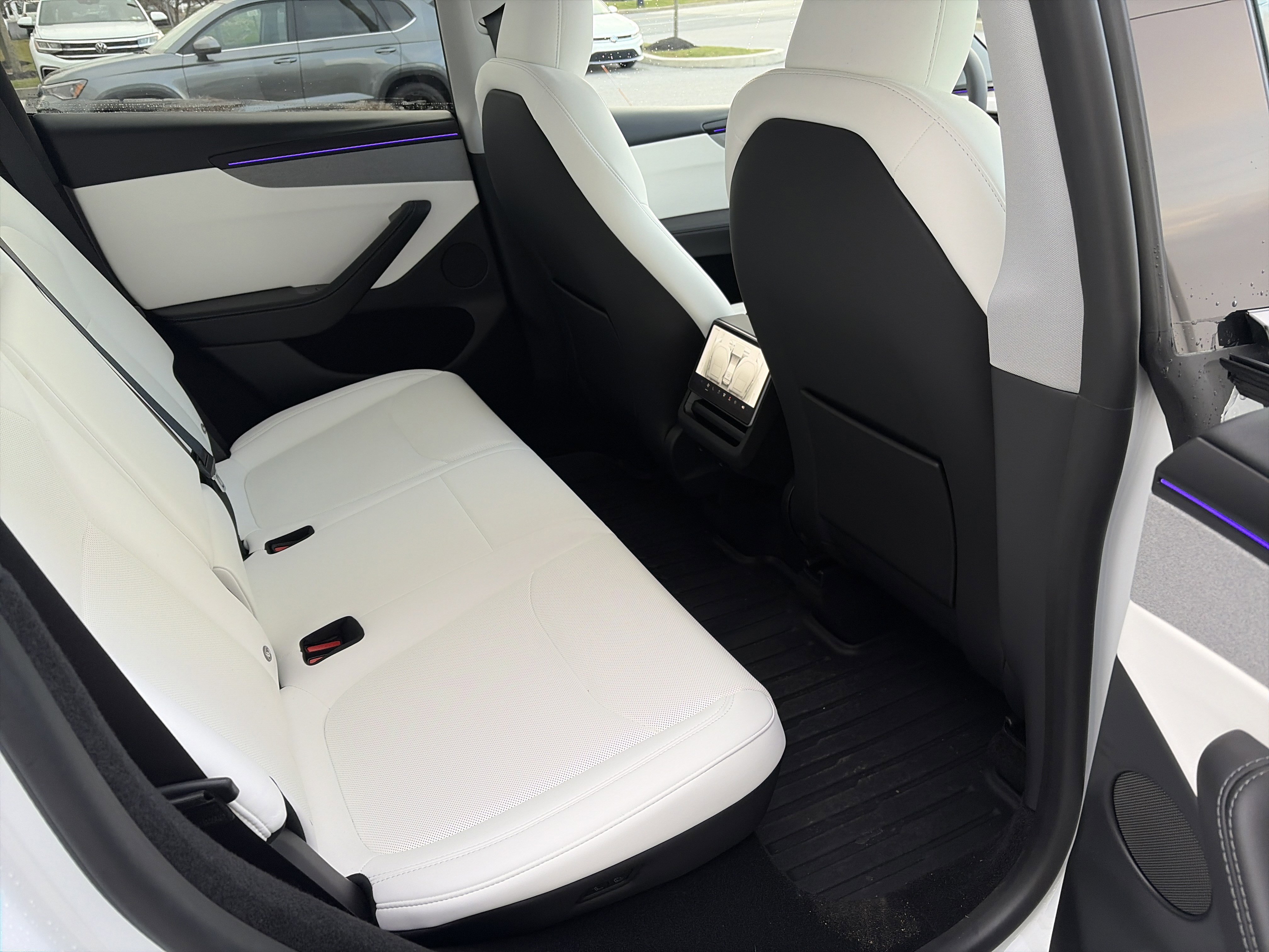 Used 2026 Tesla Model Y image 34