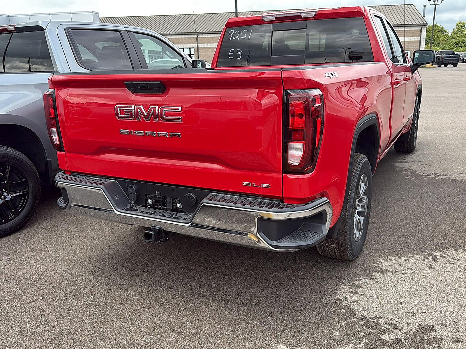 New 2026 GMC Sierra 1500 SLE w/ Preferred Package AWD/4WD image 6