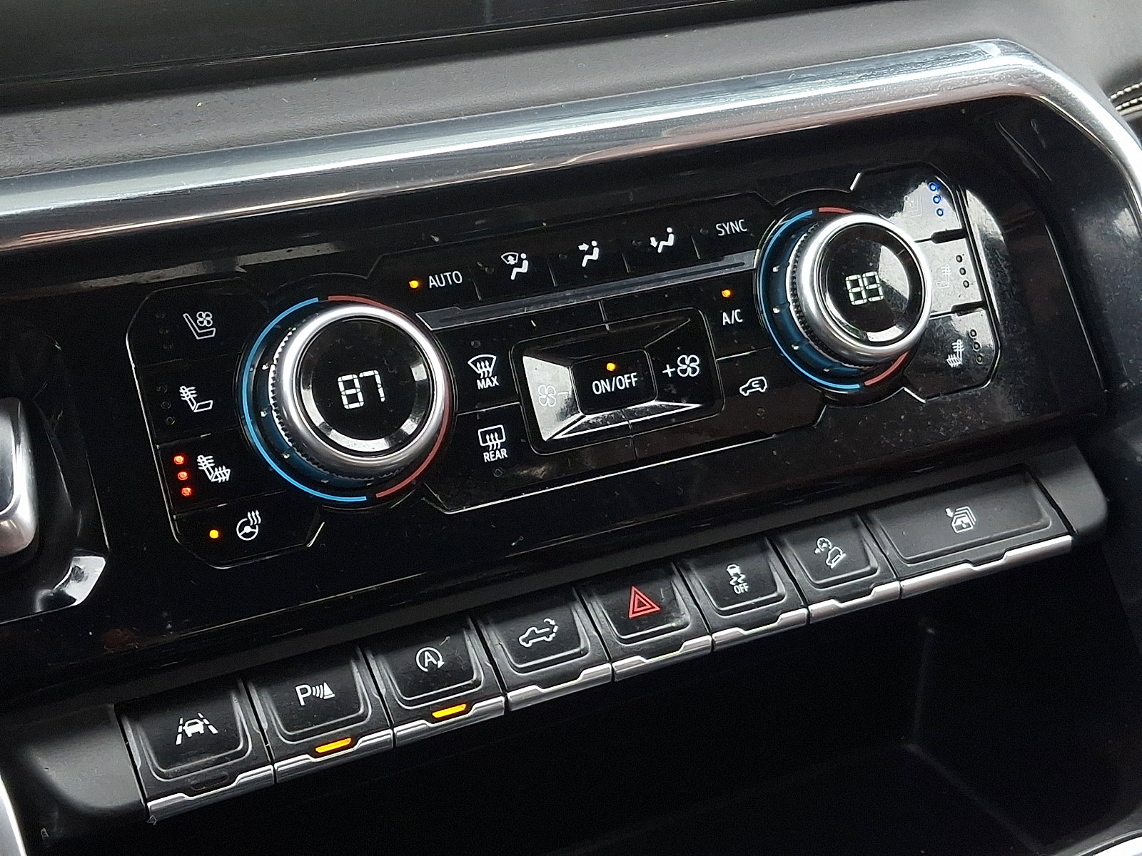 Used 2024 GMC Sierra 1500 Denali Ultimate image 17