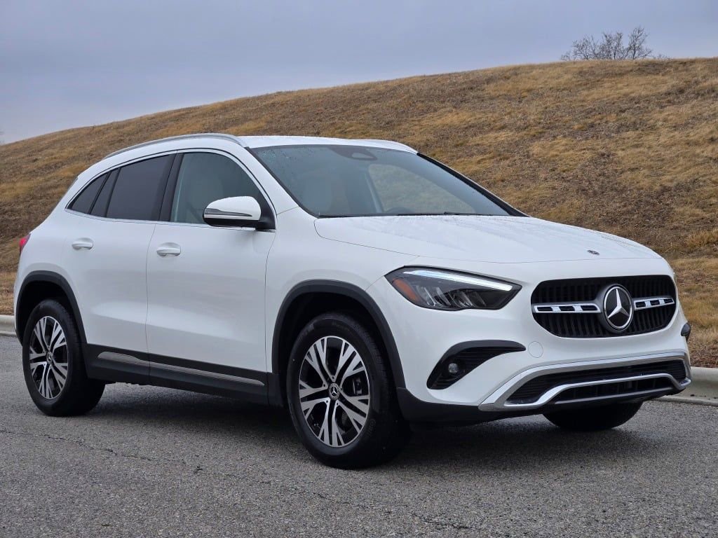 Used 2025 Mercedes-Benz GLA 250 4MATIC image 9