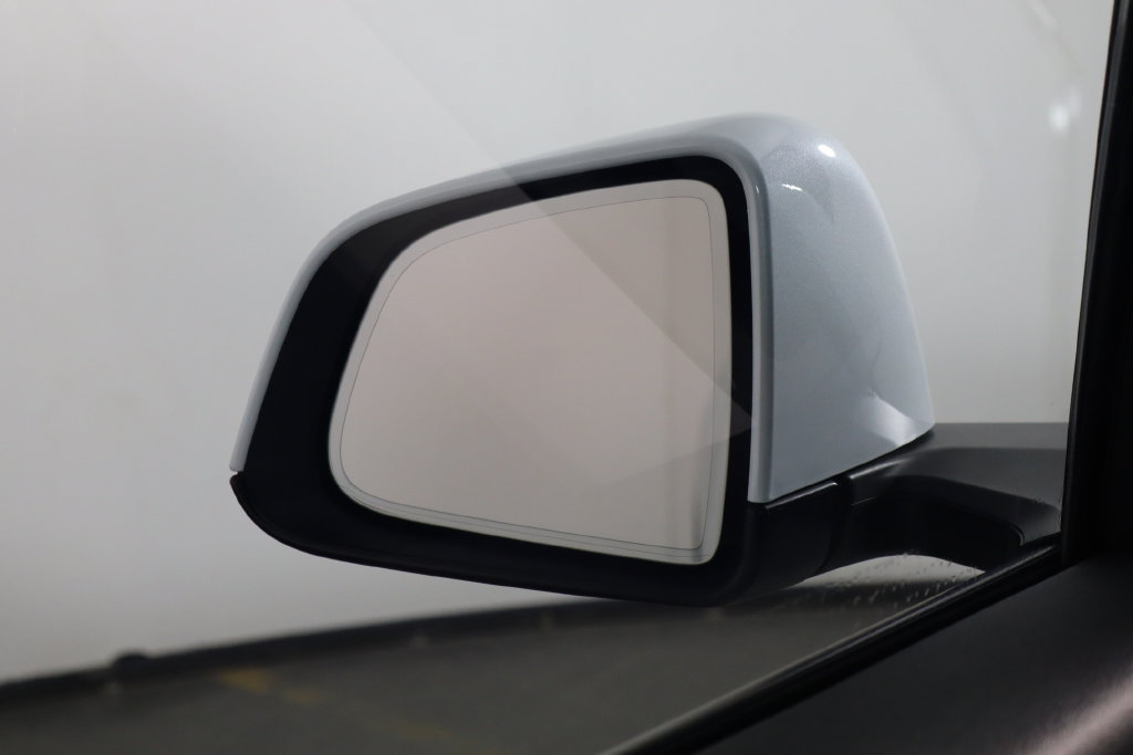 Used 2023 Tesla Model Y Long Range AWD/4WD image 45