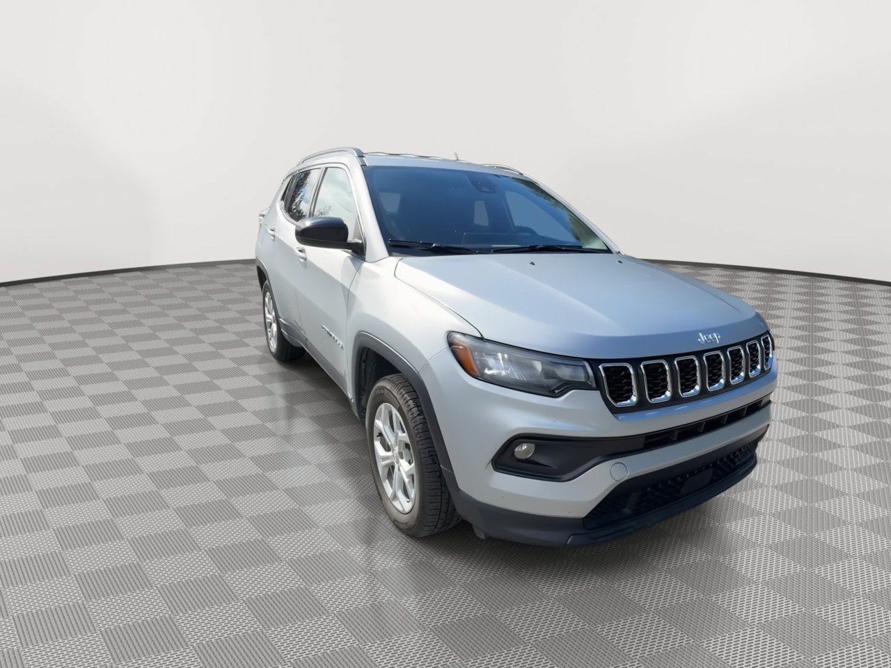 Used 2024 Jeep Compass Latitude AWD/4WD image 2