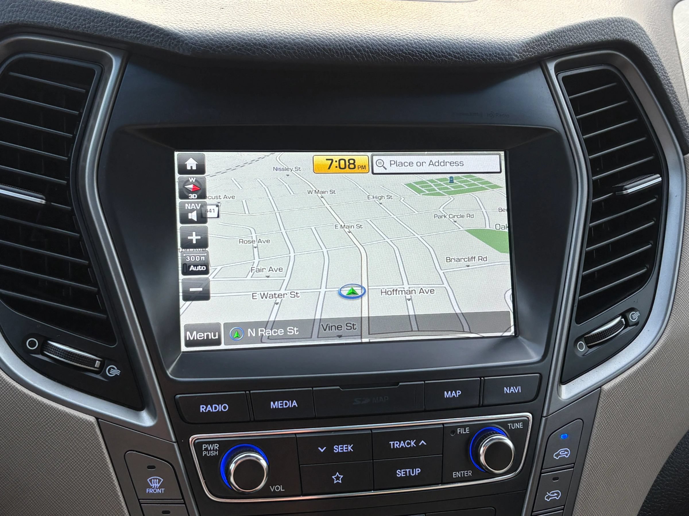 Used 2019 Hyundai Santa Fe XL AWD/4WD image 25