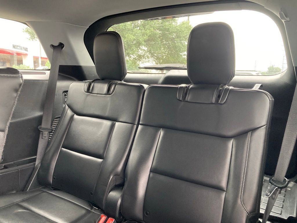 Used 2022 Ford Explorer XLT w/ Equipment Group 202A RWD image 8