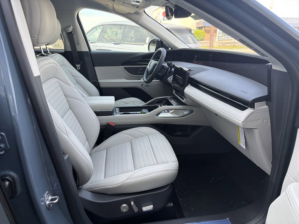 New 2026 Lincoln Nautilus Reserve image 7